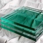 Doorzichtig warmte-isolerend glas