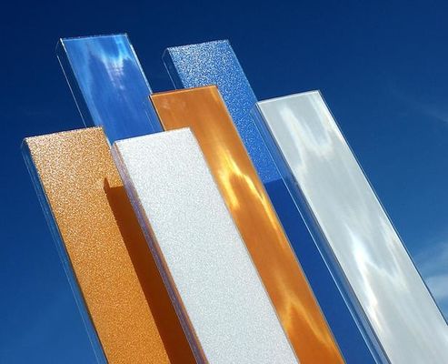 Het schieten van geëmailleerd glas